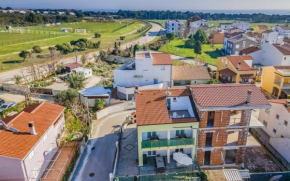 Holiday house for 11 persons in Medulin with sea view, terrace, air conditioning, WiFi 3486-4